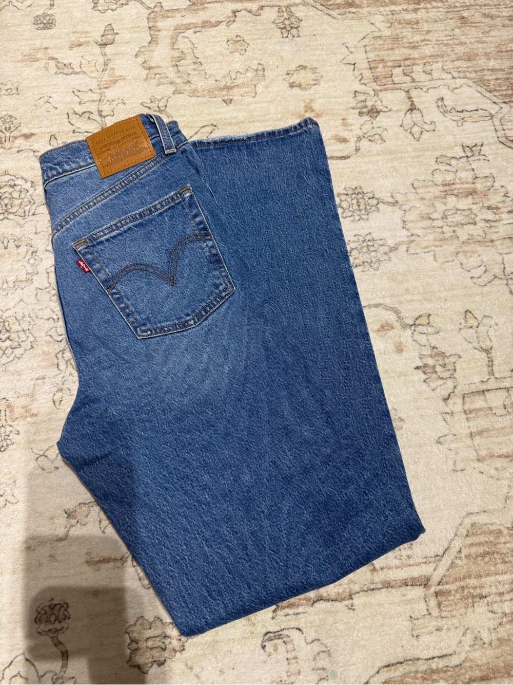 Levi's Women Ribcage Straight Jeans in Blue 27
